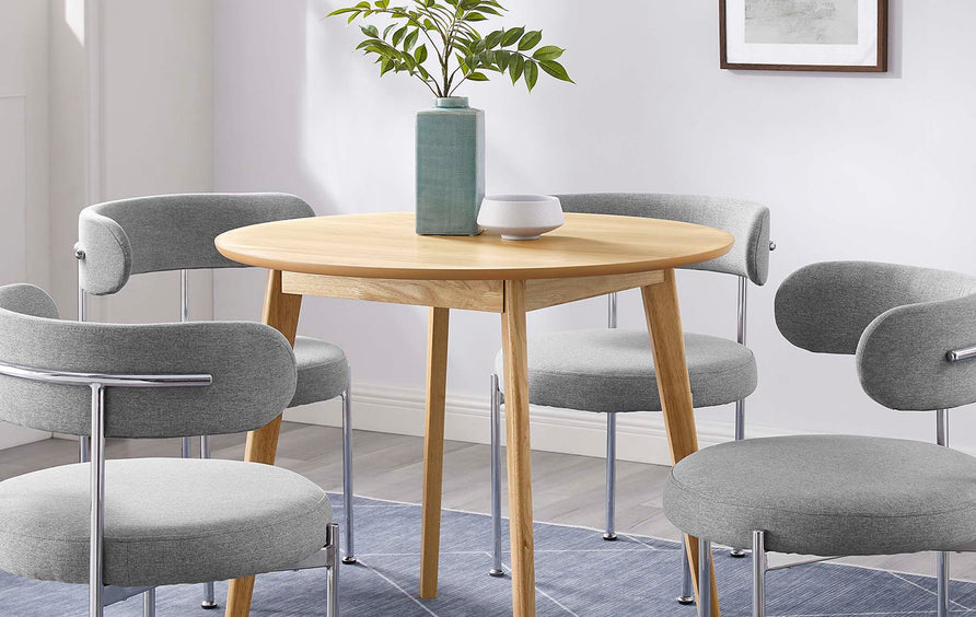 Granna 35" Round Dining Table in Oak