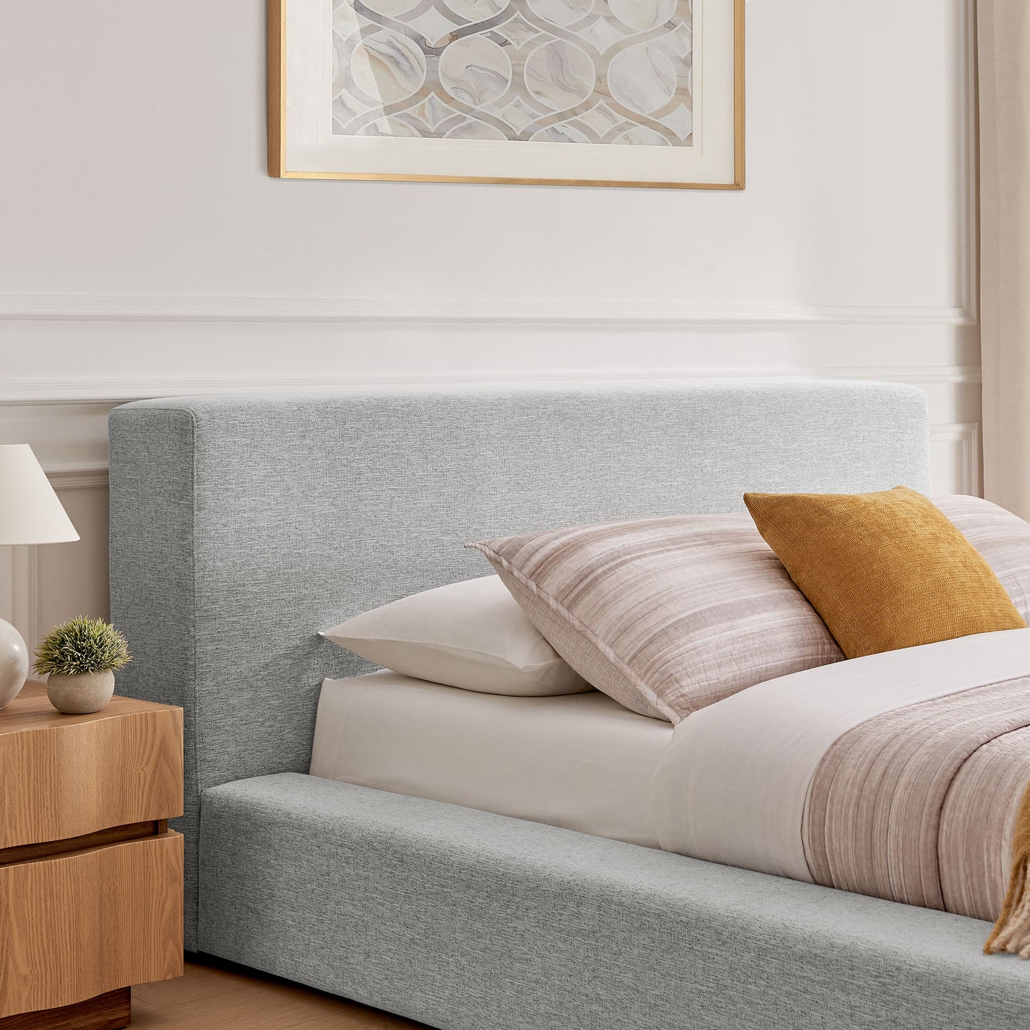 Kiln Chenille Upholstered King Platform Bed Frame in Light Gray Fabric