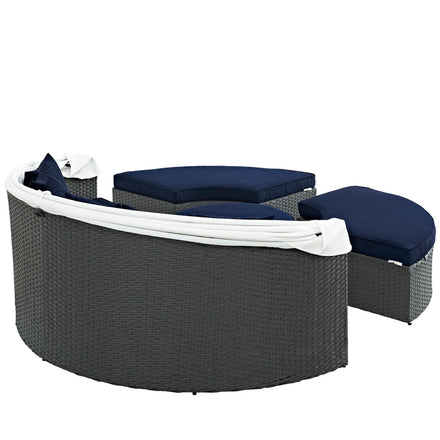 Sojourn Outdoor Patio Sunbrella® Daybed in Canvas Navy
