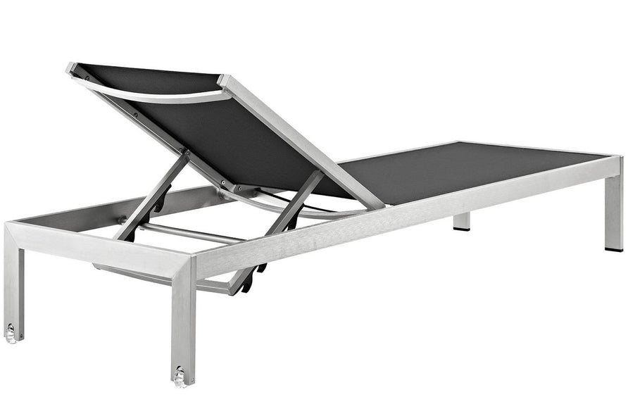 Marlow Outdoor Patio Aluminum Chaise Set of 2 in Silver Black
