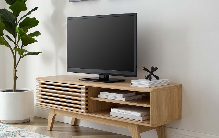Vera 48" TV Stand in Oak