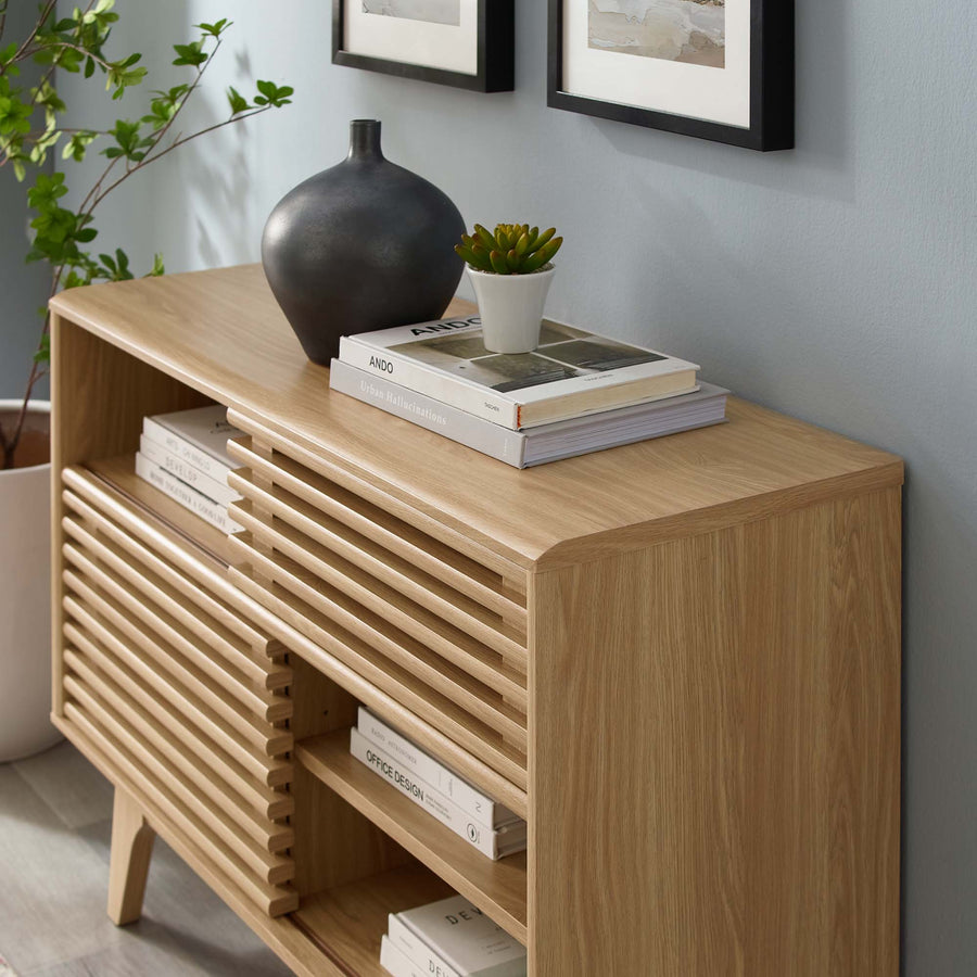 Vera Display Stand in Oak