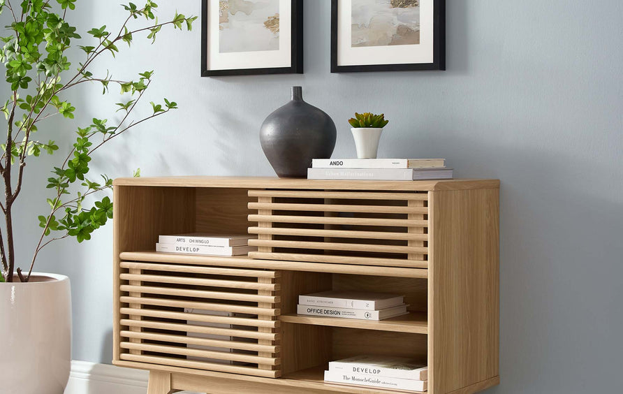 Vera Display Stand in Oak