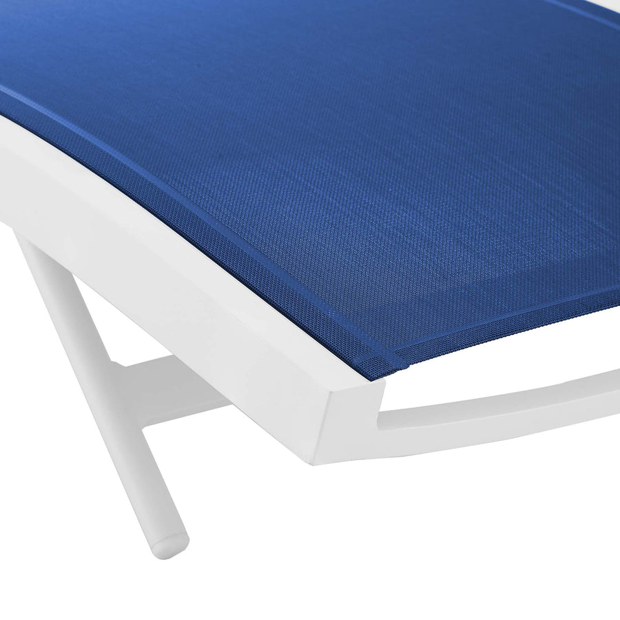 Bergamot Outdoor Patio Mesh Chaise Lounge Chair in White Navy