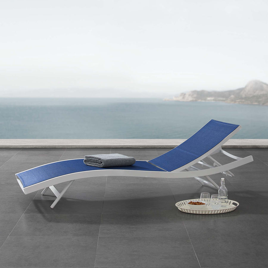Bergamot Outdoor Patio Mesh Chaise Lounge Chair in White Navy