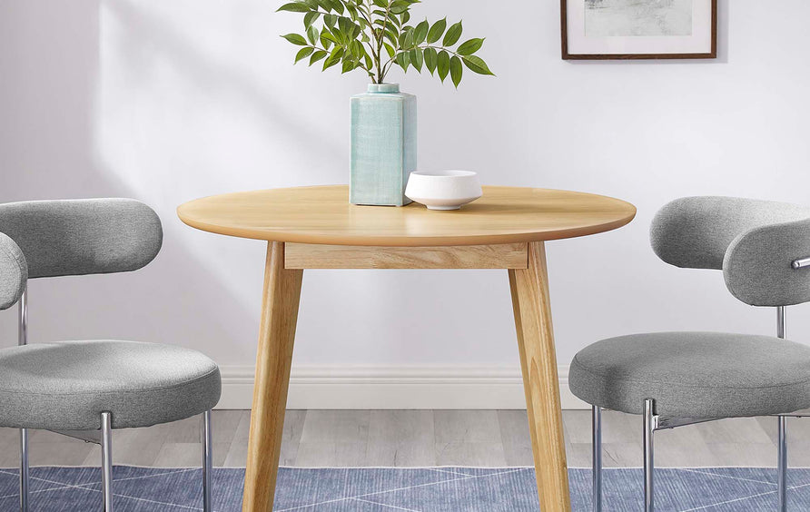 Granna 35" Round Dining Table in Oak