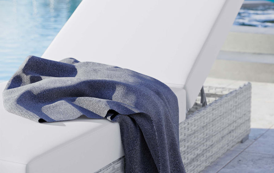 Sienna Outdoor Patio Chaise in Light Gray White