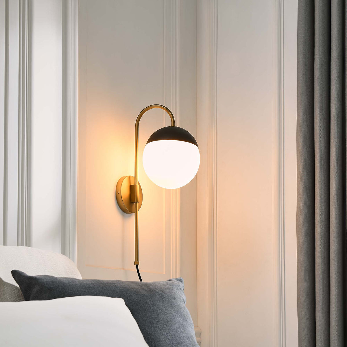 Stellar 1-Light Wall Sconce in Opal Satin Brass