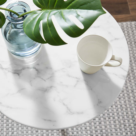 Lippa 20" Round Faux Marble Side Table in Gold White
