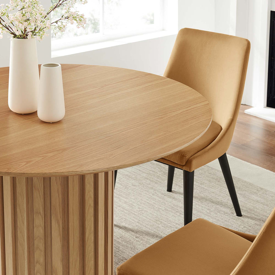 Quintessa 47" Round Dining Table in Oak