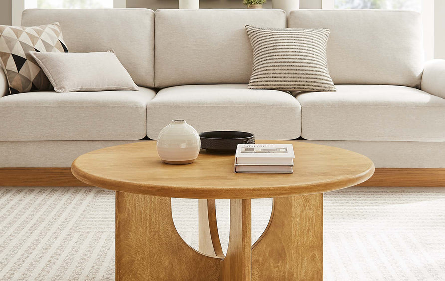 Salon Round 34" Coffee Table in Oak