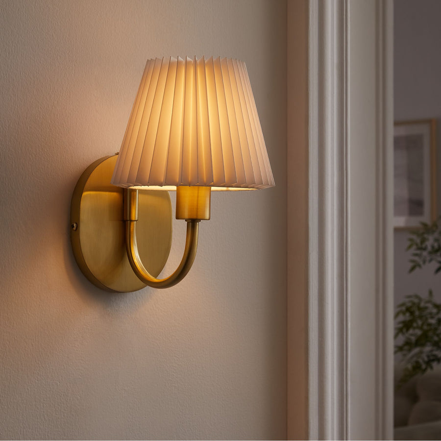 Orchard Wall Sconce in Brass