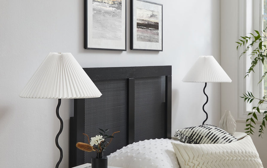 Orchard Squiggle Table Lamp in Black