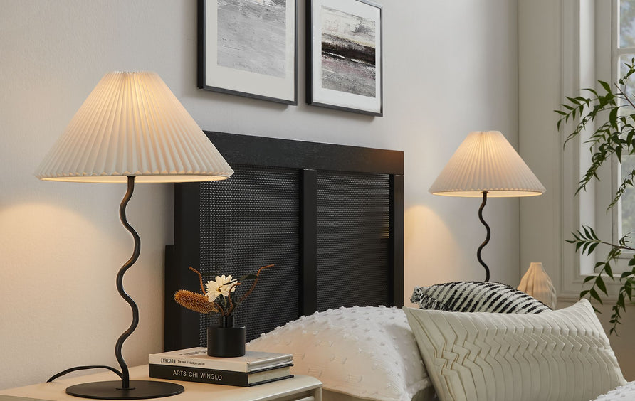 Orchard Squiggle Table Lamp in Black