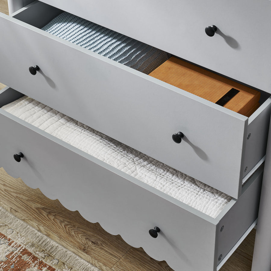 Solstice Scalloped 5-Drawer Chest in Light Gray