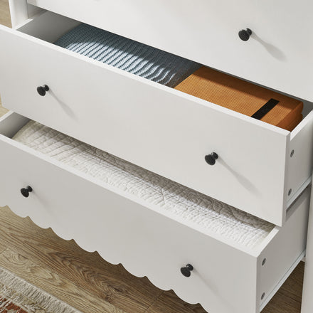 Emmeline Scalloped 5-Drawer Chest in White