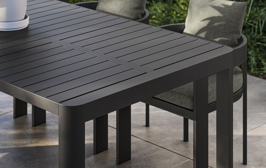 Aspen Outdoor Patio Aluminum Extendable Dining Table in Gray