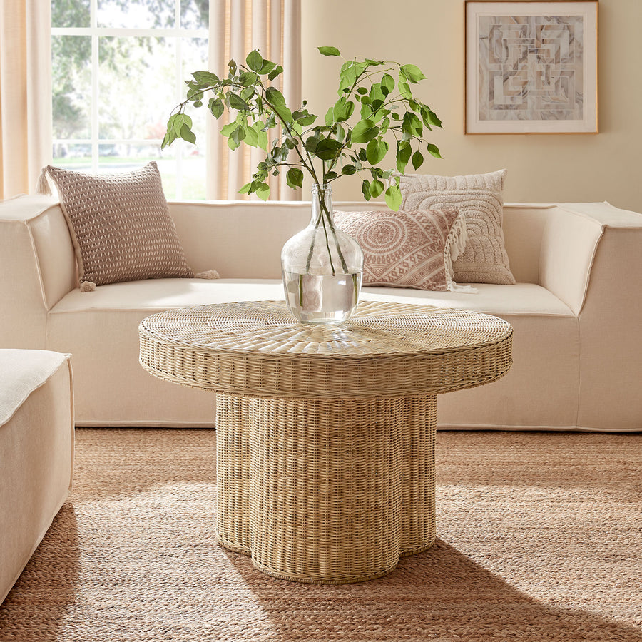 Saffi 32 Inch Round Natural Rattan Coffee Table in Natural