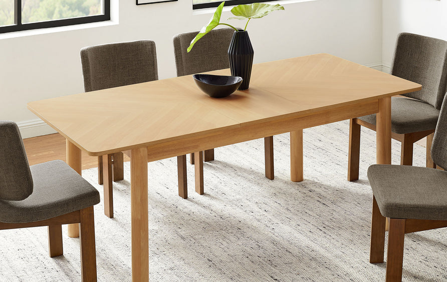 Maize Extendable Dining Table in Oak