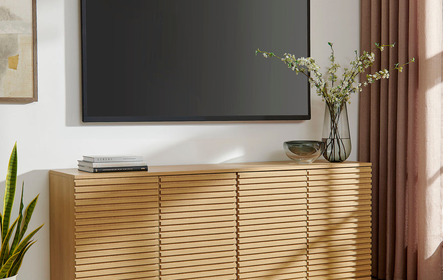 Vera 4-Door Fluted Sideboard Cabinet TV Stand in Oak