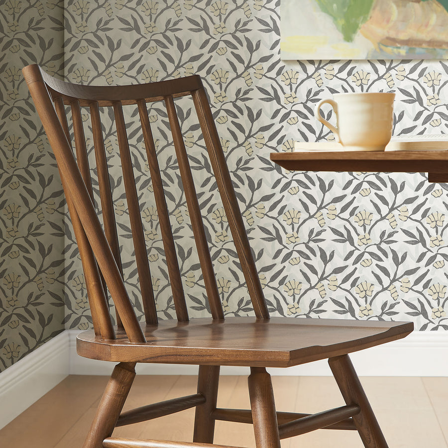 Wynne Spindle Back Dining Side Chairs Set of 2 in Walnut