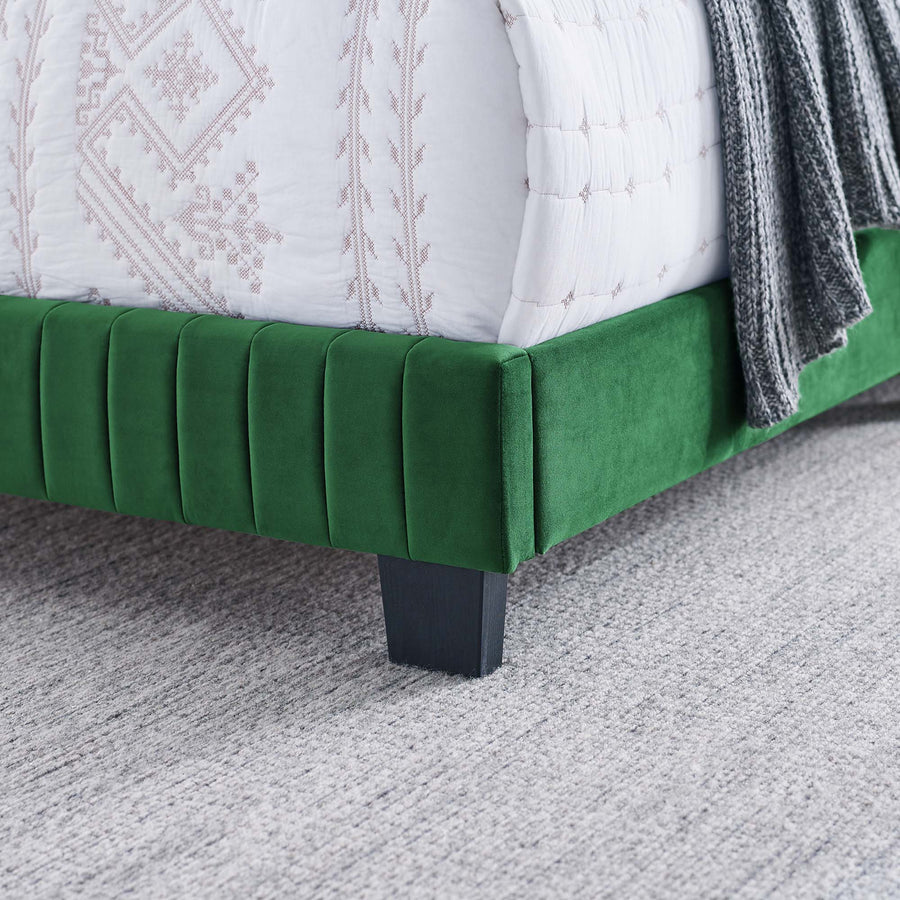 Sutton Channel Tufted Performance Velvet Queen Bed in Emerald