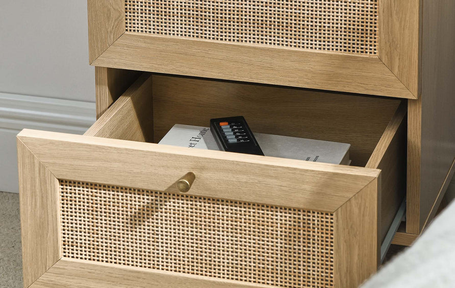 Wren 2-Drawer Nightstand in Oak