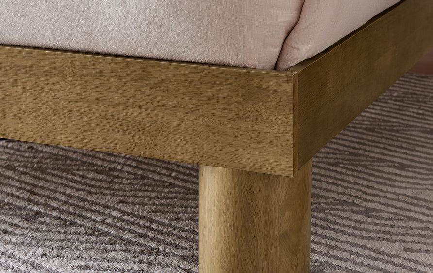 Argyle Wood Queen Platform Bed in French Oak