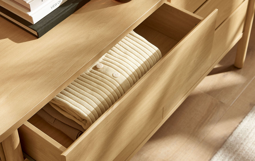 Marlon 6-Drawer Curved Dresser in Oak